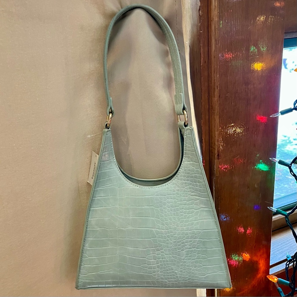 NWT Francesca's faux croc structure trapeze bag, mint color
